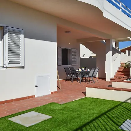 Amazing In Caucana With Wifi Holiday home *